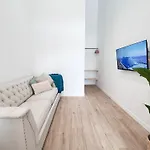 Апартаменты Loft M15 - Ground & Arena Connected
